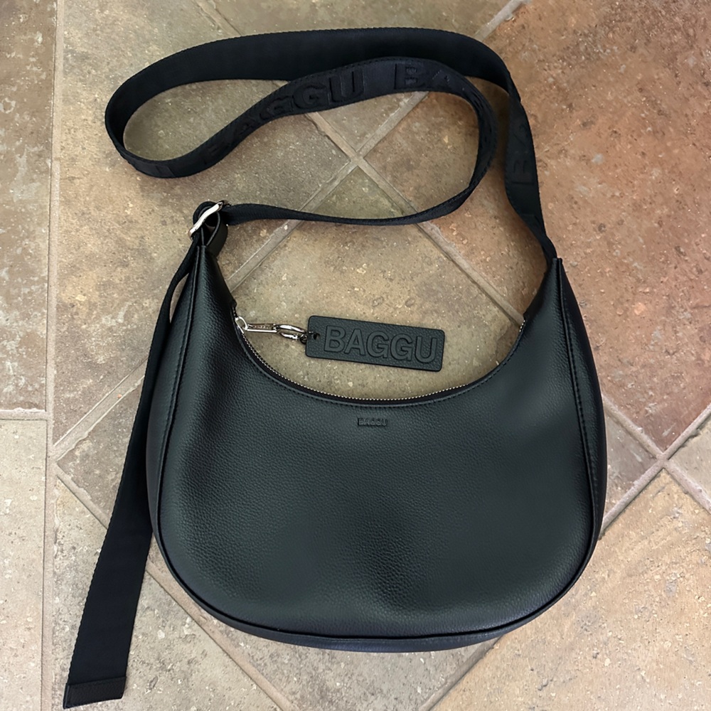 BAGGU Small Recycled Leather Crescent Bag